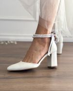 Abigail pumps with pearls