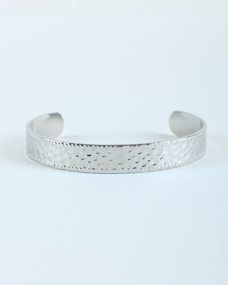 Φωτογραφία από Hammered bangle silver