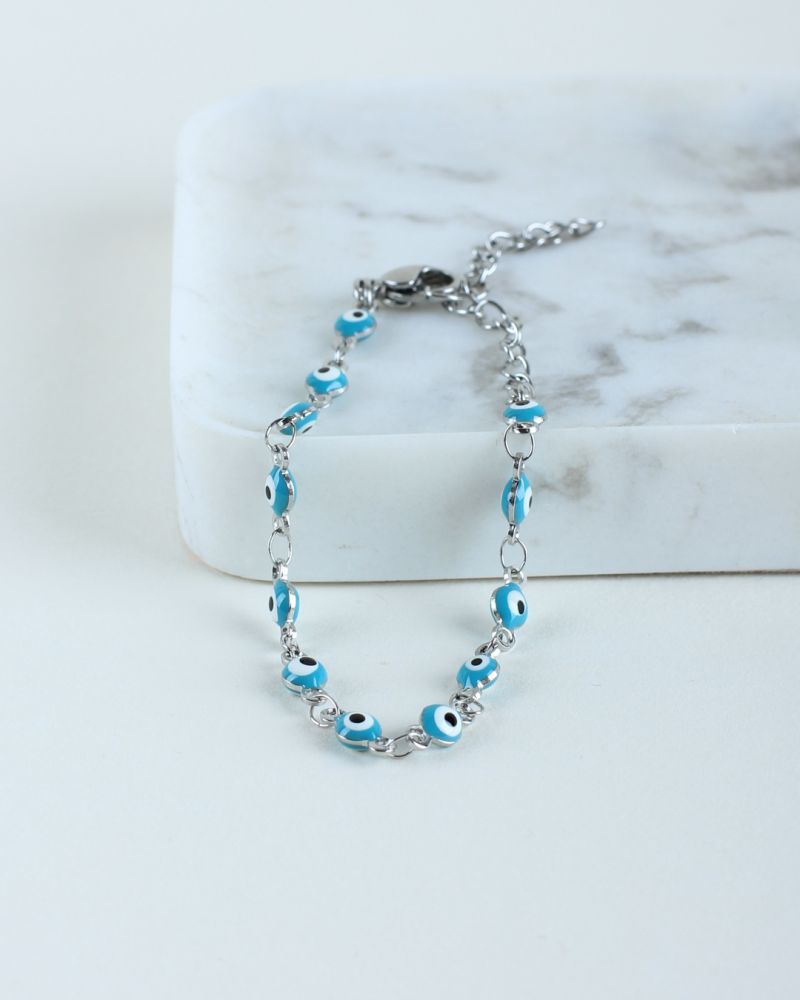 Φωτογραφία από Light blue bracelet