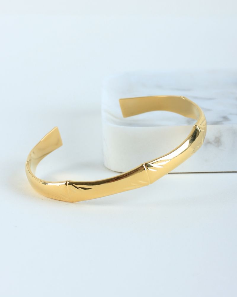 Φωτογραφία από Relief bangle χρυσό